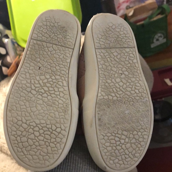 🔹4 for $30 Michael Kors Girls Slip-ons - Picture 3 of 5